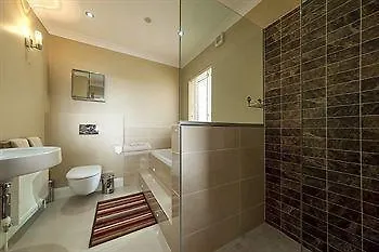 Sea Breeze Lodge B&B Galway 5*,
