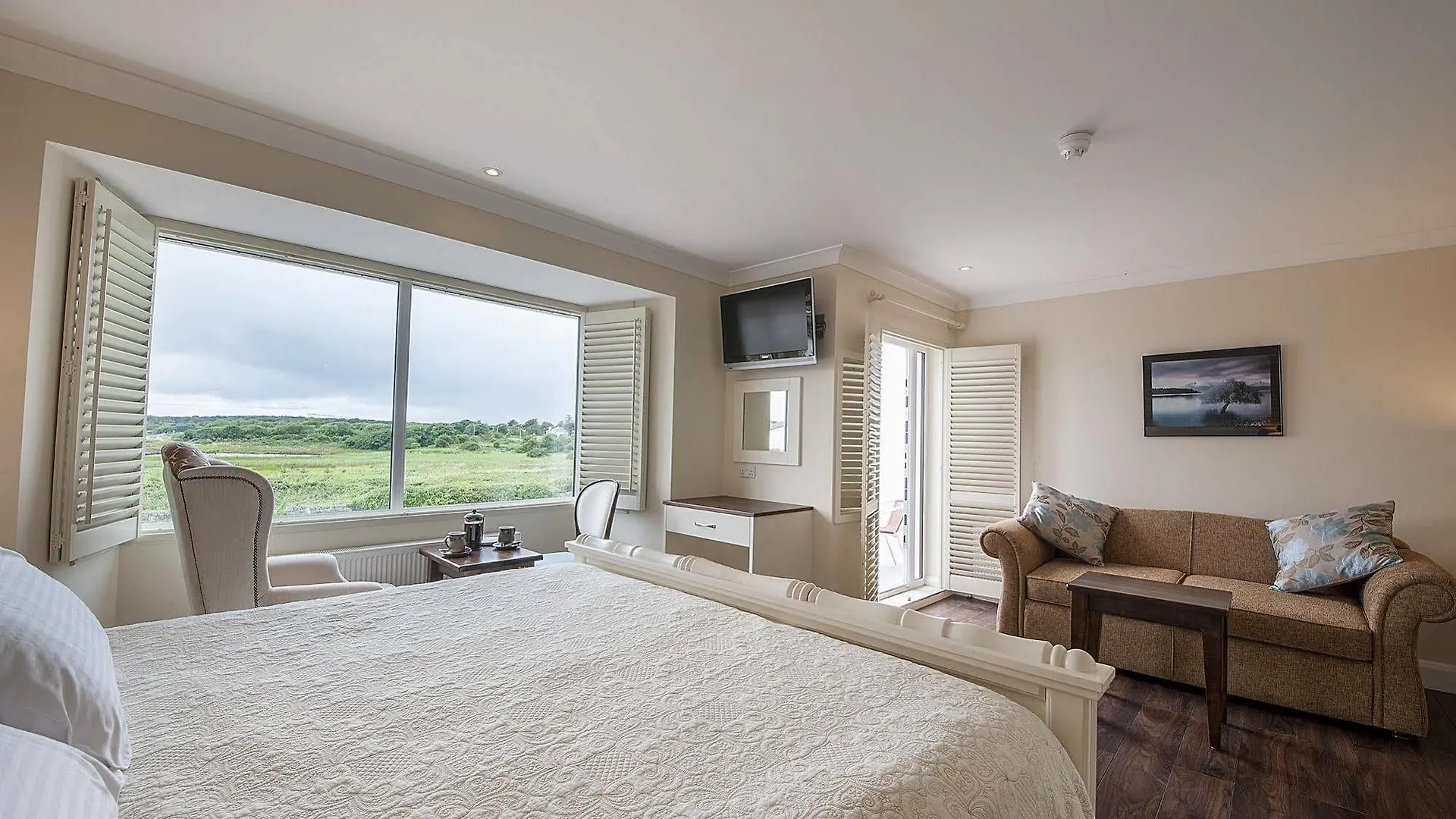 ***** Bed & Breakfast Sea Breeze Lodge B&B Galway Ireland