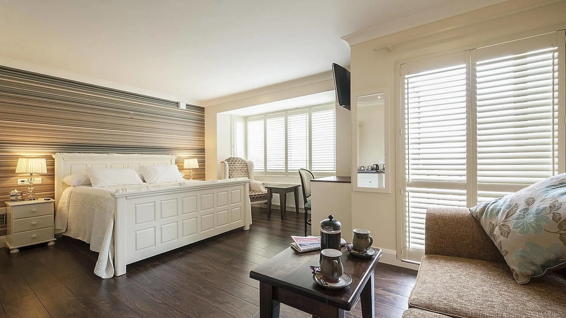 Sea Breeze Lodge B&B Galway 5*,