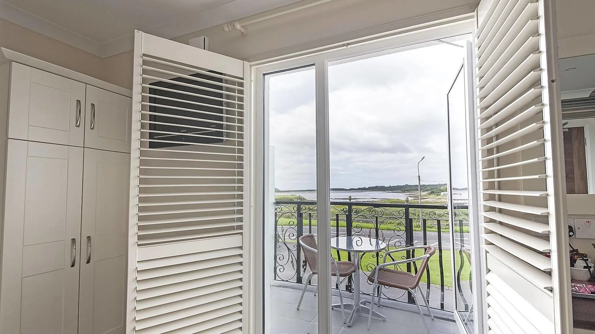 Sea Breeze Lodge B&B Galway